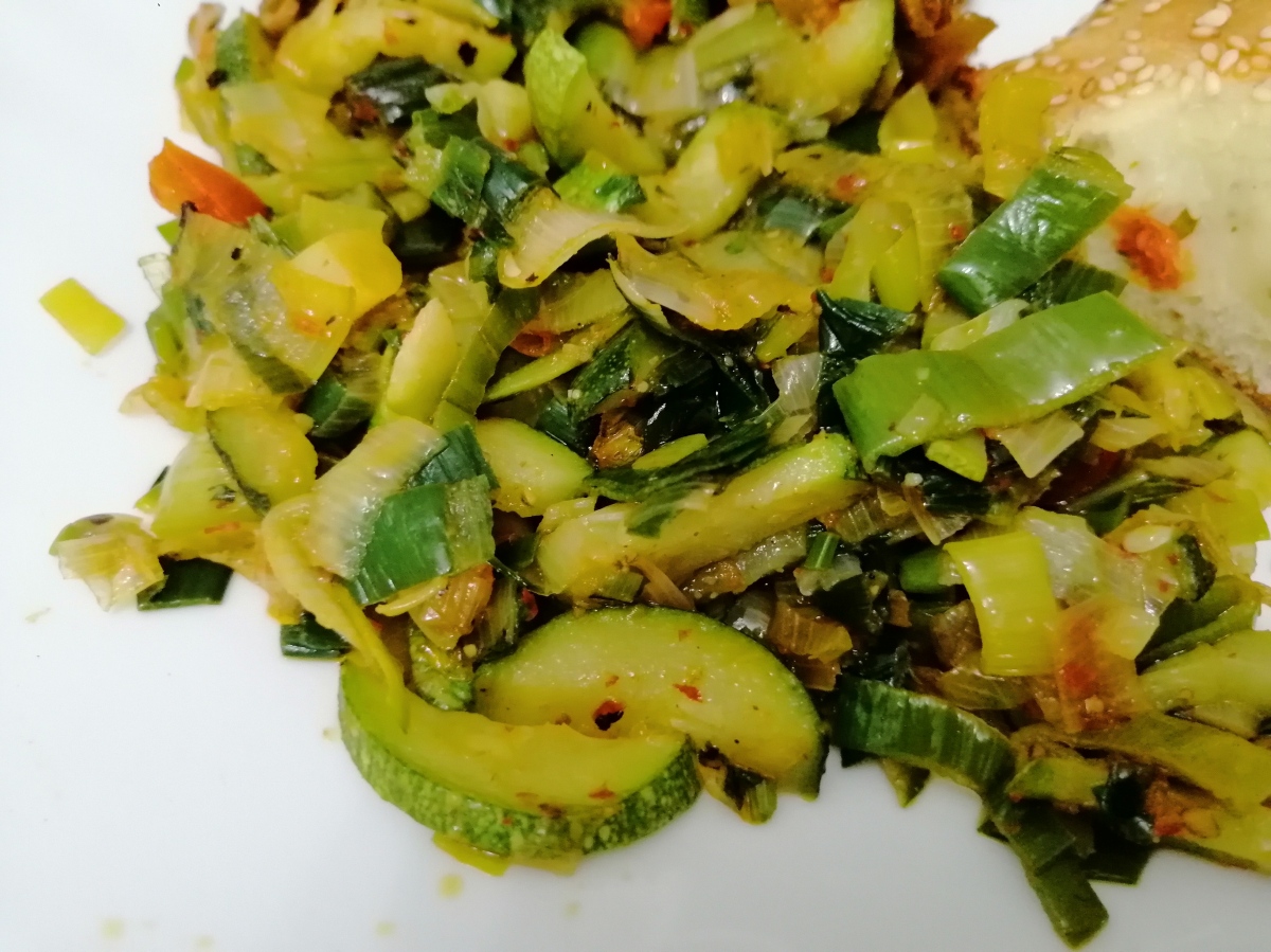 Zucchini-Porree-Pfanne – Kurdish Dishes